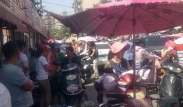 长春菜市场爆料视频曝光,食品安全引关注